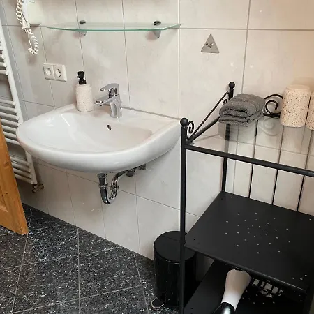 Gaestehaus Brigitte Duri רוסט